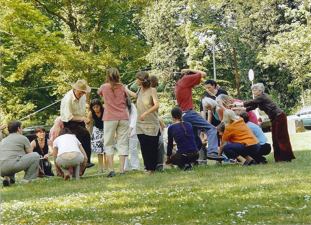 Übung mit Schnüren, Park Köln